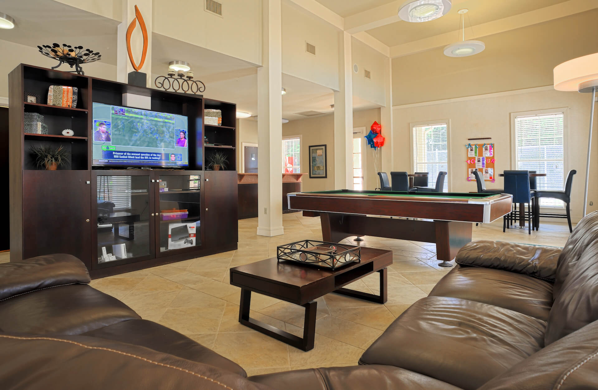 lounge area at fairway view apartments